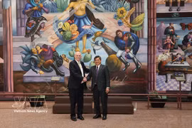 El viceministro vietnamita de Agricultura y Medio Ambiente Tran Thanh Nam se reúne con el titular de la Secretaría de Agricultura y Desarrollo Rural de México, Julio Berdegué Sacristán (Foto: VNA)