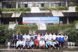 Selección vietnamita en la 38.ª Olimpiada Matemática de Asia-Pacífico (Foto: VNA)