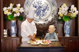 Entre la historia del loto y la cultura vietnamita, cada plato del menú Cham Sen ofrece una nueva forma de narrar los valores que han acompañado a muchas generaciones del pueblo vietnamita. (Foto: Vietnam+)