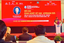 Nguyen Hoang Long, viceministro de Industria y Comercio de Vietnam, interviene en la cita (Foto: ViNen)