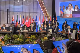 El ministro vietnamita de Relaciones Exteriores, Le Hoai Trung, asiste al 33.º Foro Regional de la ASEAN (ARF-33). (Foto ilustrativa: VNA)