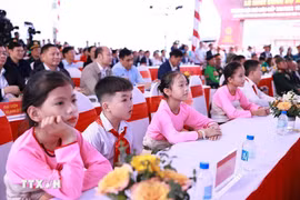Primer ministro asiste a ceremonia de inicio de construcción de escuelas en zonas fronterizas