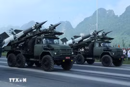 Vietnam realiza ensayo del desfile por el Día Nacional con tanques y misiles