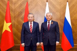 El secretario general del Partido Comunista de Vietnam, To Lam (derecha), y el presidente de la Duma Estatal de Rusia, Vyacheslav Volodin (Foto: VNA)