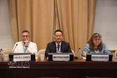 El embajador Mai Phan Dung preside el evento (Fuente VNA)