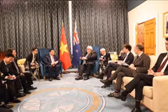 En el encuentro entre el miembro del Buró Político del Partido Comunista de Vietnam, Nguyenx Trong Nghia y el titular de la Cámara de Representantes de Nueva Zelanda, Gerry Brownlee (Fuente: VNA)