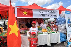 La Embajada de Vietnam en Angola, junto con la comunidad vietnamita, participa en la segunda edición del evento “Petro Sem Fronteiras” (Fuente: VNA)