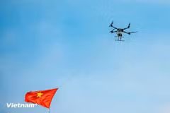 Los vehículos aéreos no tripulados anfibios de la serie H-X, investigados y desarrollados por Vietnam, se utilizaron en ejercicios junto con sistemas de defensa aérea, vigilancia y combate a baja altitud. (Foto: Vietnam+)