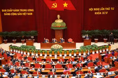 El IV Pleno del Comité Central del Partido Comunista de Vietnam (PCV) del XIV mandato quedó inaugurado bajo la presidencia del secretario general del Partido y presidente de la República, To Lam (Fuente: VNA)
