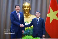 El primer ministro de Vietnam, Le Minh Hung, y ministro de Relaciones Exteriores de Belarús, Maxim Ryzhenkov (Foto: VNA)
