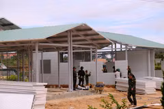 La “Campaña Quang Trung” destina a reconstruir y reparar las viviendas de las familias afectadas por desastres naturales, tifones e inundaciones en la región central del país (Fuente: VNA)