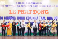 En un evento de recaudación de fondos para la campaña de eliminación de viviendas precarias, celebrado en Da Nang en enero de 2025. (Foto: VNA)