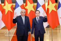 El presidente de Panamá, José Raúl Mulino, y el titular de la Asamblea Nacional, Tran Thanh Man (Fuente: VNA)