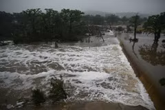 Graves inundaciones repentinas ocurren en el condado de Kerr, estado de Texas (Fuente: VNA)