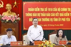 El presidente de la Asamblea Nacional de Vietnam, Tran Thanh Man, preside una sesión de trabajo con el Comité partidista de la provincia central de Phu Yen (Fuente: VNA)