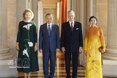 El secretario general del Partido Comunista de Vietnam y presidente de la República, To Lam, y su esposa se reunieron con el rey Felipe y la reina Matilde (Fuente: VNA)