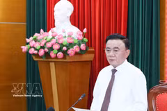 El miembro del Buró Político y permanente del Secretariado del Comité Central del Partido Comunista de Vietnam, Tran Cam Tu, habla en la cita (Fuente: VNA)
