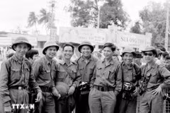 Reporteros de la Agencia de Noticias de Liberación (ANL) y Viet Nam Thong tan xa (VNTTX) cubriendo la Campaña de Ho Chi Minh, abril de 1975 (Foto: VNA)