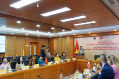 En la ceremonia de firma en la Oficina Nacional de Estadística de Vietnam. Foto: Oficina Nacional de Estadística 
