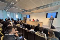 La embajadora Ngo Minh Nguyet interviene en el seminario abierto sobre las relaciones entre Vietnam y Uruguay. Fuente: VNA