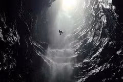 La cueva recién descubierta en el Parque Nacional Phong Nha-Ke Bang alberga una cascada extremadamente rara. Foto: tuoitre.vn