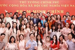 El primer ministro vietnamita, Pham Minh Chinh, sostiene un encuentro con representantes de la comunidad vietnamita en las regiones chinas de Beijing, Tianjin y Hebei (Fuente: VNA)