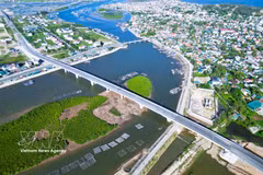 Puente Hoang Mai en la carretera costera Nghi Son - Cua Lo en la provincia de Nghe An. (Foto: VNA)
