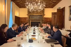 Una delegación de Hanoi se reúne con representantes de Aquitara Fund y 512 Capital B.V. (Foto: Departamento de Asuntos Exteriores de Hanoi)
