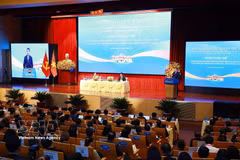 Sesión plenaria de la 33.ª Conferencia Diplomática, mañana del 4 de agosto de 2026. Foto: VNA