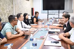 En el encuentro entre la delegación de la Televisión Vietnamita y el Instituto Cubano de Información y Comunicación Social (Fuente: VNA)