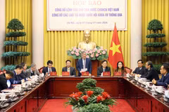 El subjefe de la Oficina Presidencial de Vietnam, Can Dinh Tai, habla en la cita (Fuente: VNA)