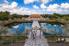 El Palacio Thai Hoa atrae a numerosos turistas nacionales e internacionales. (Foto: vov.vn)