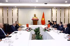 El presidente de la Asamblea Nacional, Tran Thanh Man, recibe al presidente de la Cámara de Representantes de Marruecos, Rachid Talbi El Alami, en enero de 2025. (Foto: VNA)