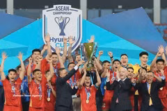 El fútbol vietnamita defendió con éxito su título en el principal torneo de fútbol del sudeste asiático, alcanzando un total de cuatro victorias, igualando el total de Singapur. (Foto: VNA)