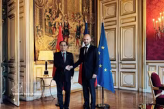 El ministro de Relaciones Exteriores, Le Hoai Trung, y su homólogo francés, Jean-Noël Barrot (Fuente: VNA)