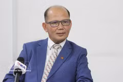 Uch Leang, jefe interino del Departamento de Estudios sobre Asia, África y Oriente Medio del Instituto de Relaciones Internacionales de la Academia Real de Camboya (Fuente: VNA)