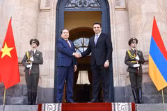 El presidente de la Asamblea Nacional de Vietnam, Tran Thanh Man (izquierda), y su homólogo de Armenia, Alen Simonyan (Foto: VNA)