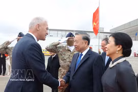 El secretario general del Partido Comunista y presidente de Vietnam, To Lam, acompañado de su esposa, Ngo Phuong Ly, y una delegación vietnamita de alto nivel, llegó hoy a Bruselas para iniciar visitas oficiales a la UE y a Bélgica (Fuente: VNA)
