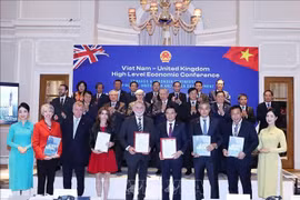 En la ceremonia (Fuente: VNA)