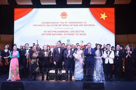 Participa líder partidista en concierto por aniversario de relaciones Vietnam - Indonesia 