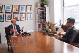 El presidente y director ejecutivo de la FPA, Noel V. Lateef en la entrevista (Fuente: VNA)