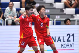 La selección femenina de fútbol sala de Vietnam celebra su victoria contra Indonesia - Foto: FA Tailandia