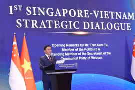 El miembro del Buró Político y permanente del Secretariado del Comité Central del Partido Comunista de Vietnam (PCV), Tran Cam Tu, habla en el Diálogo (Fuente: VNA)