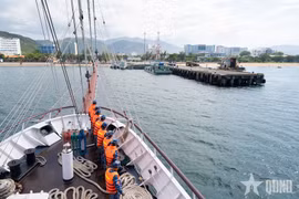 El buque escuela Le Quy Don (286) de la Armada Popular de Vietnam regresa a Nha Trang (Fuente: qdnd.vn)