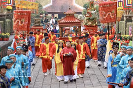 Ceremonia de ofrenda de pasteles Tet al Ancestro Nacional Hung Vuong en el Templo Superior, Área Conmemorativa de Hung Vuong, Ciudad Ho Chi Minh. Foto: VNA