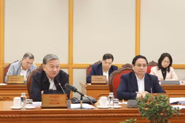El secretario general del Partido Comunista de Vietnam (PCV) , To Lam (izquierda) preside la reunión (Fuente: VNA)