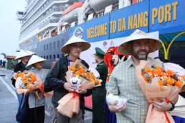 Casi dos mil turistas de nacionalidades europeas y americanas llegaron a bordo del crucero Noordam (Fuente: VNA)