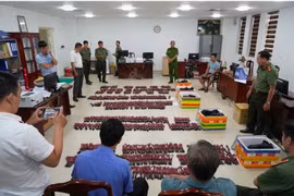 La policía desarticula una red dedicada al transporte y comercio ilegal de explosivos desde Laos hacia Vietnam, e incautado cerca de 9.300 detonadores eléctricos (Fuente: vtcnews.com)