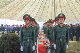 En la ceremonia (Fuente: VNA)