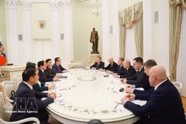 Primer ministro vietnamita se reúne con presidente ruso Vladimir Putin en Moscú